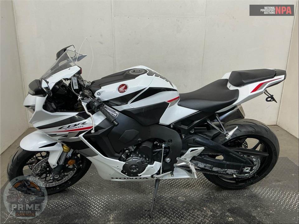 2026 Honda CBR1000RR — фото 3