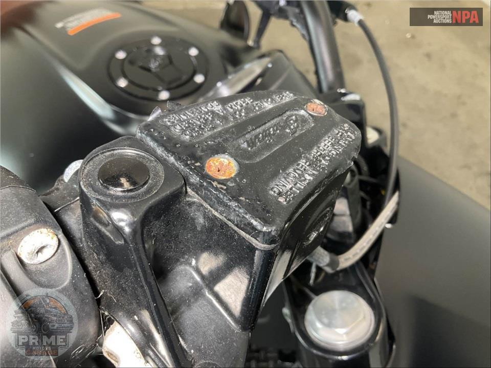 2021 Indian Motorcycle SCOUT BOBBER (ABS, BLACK SMOKE) — фото 24