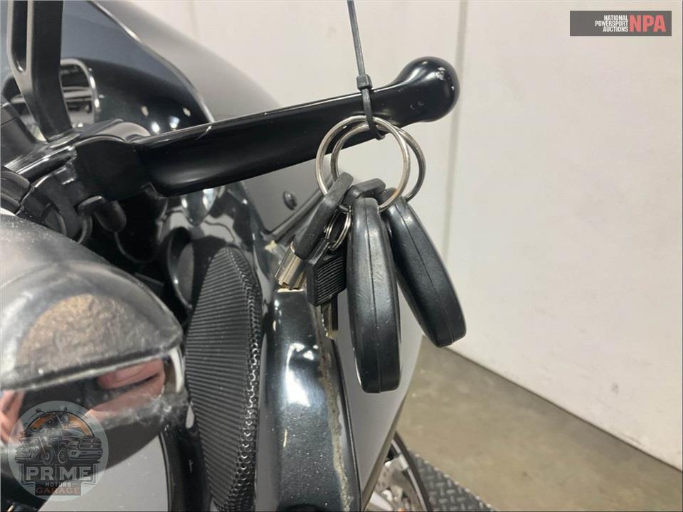 2013 Harley-Davidson FLTRXSE2 SCREAMIN EG ANN — фото 9