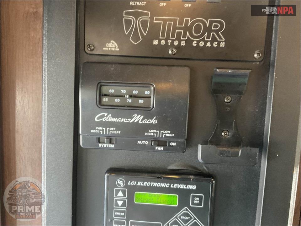 2018 Thor Motor Coach M-31E E450-V10 - FOUR WINDS SERIES — фото 46