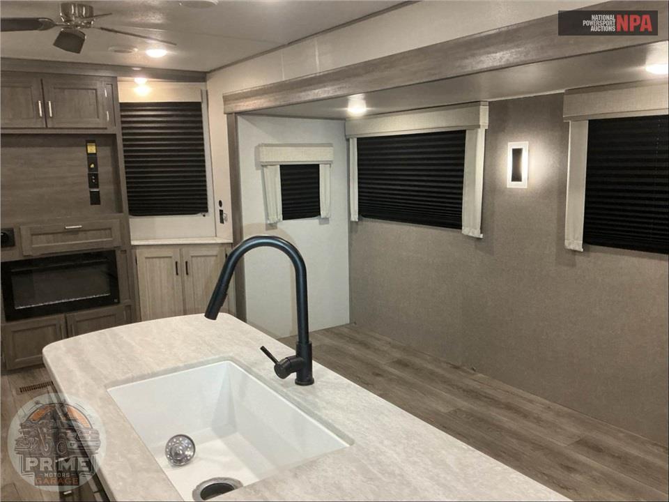 2024 Coachmen By Forest River M-39 MKTS - CATALINA DESTINATION SERIES — фото 7