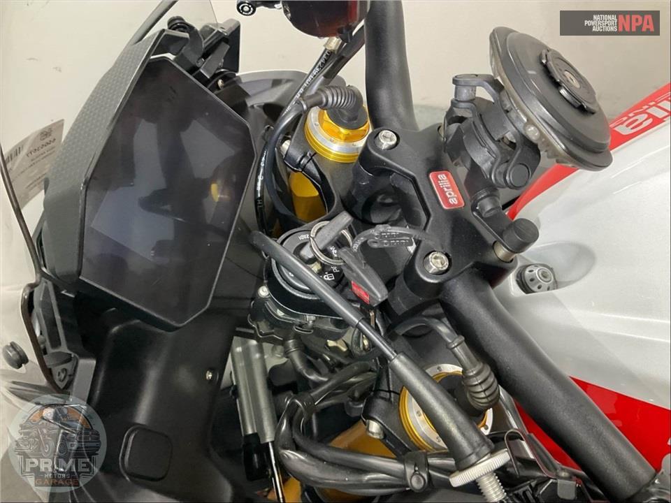 2024 Aprilia TUONO V4 FACTORY 1100 — фото 11