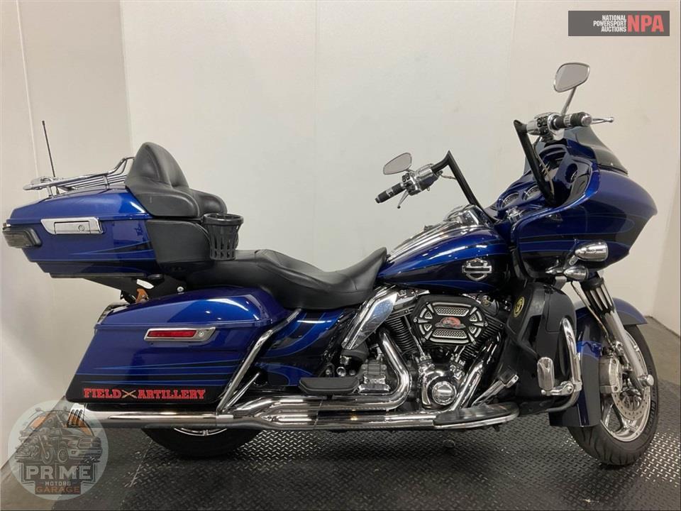 2015 Harley-Davidson FLTRUSE CVO ROAD GLIDE ULTRA — фото 1