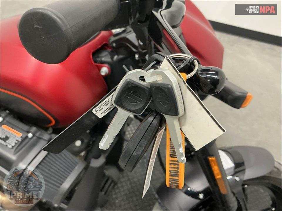 2019 Harley-Davidson FXDRS FXDR 114 — фото 12