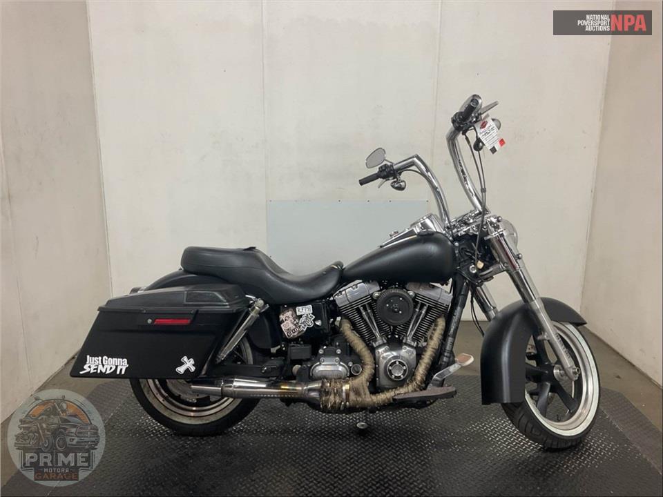 2016 Harley-Davidson FLD-103 DYNA SWITCHBACK — фото 1