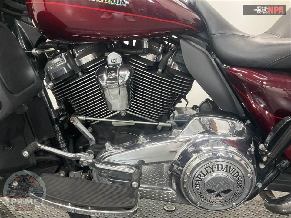 2017 Harley-Davidson FLHTKL ULTRA LIMITED LOW — фото 7