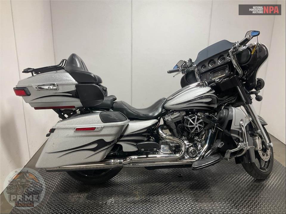 2015 Harley-Davidson FLHXSE CVO STREET GLIDE SPECIAL — фото 1