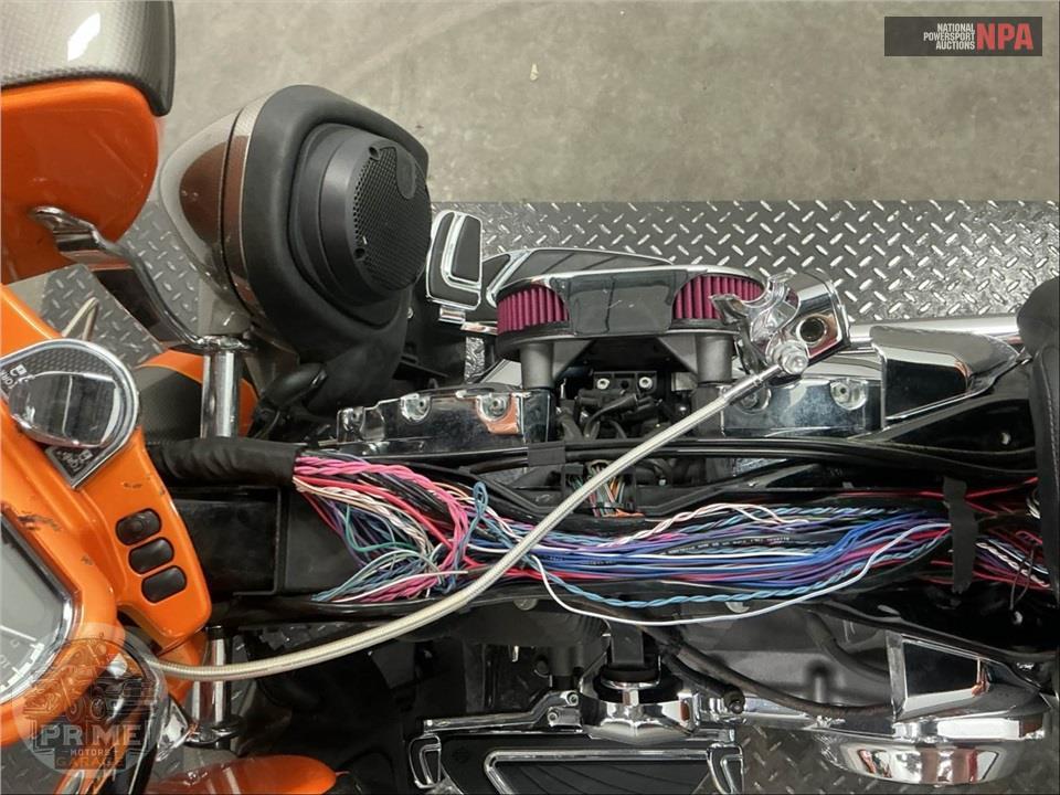 2015 Harley-Davidson FLTRUSE CVO ROAD GLIDE ULTRA — фото 21