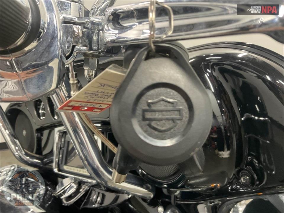 2015 Harley-Davidson FLHTKSE CVO ULTRA LIMITED — фото 12