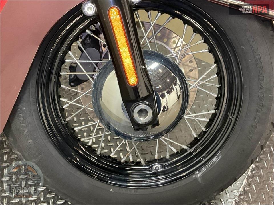 2019 Harley-Davidson FLHC HERITAGE CLASSIC — фото 21