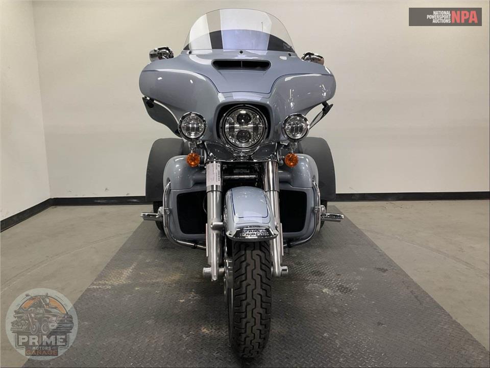 2023 Harley-Davidson FLHTCUTG TRI GLIDE ULTRA CLASSIC — фото 2