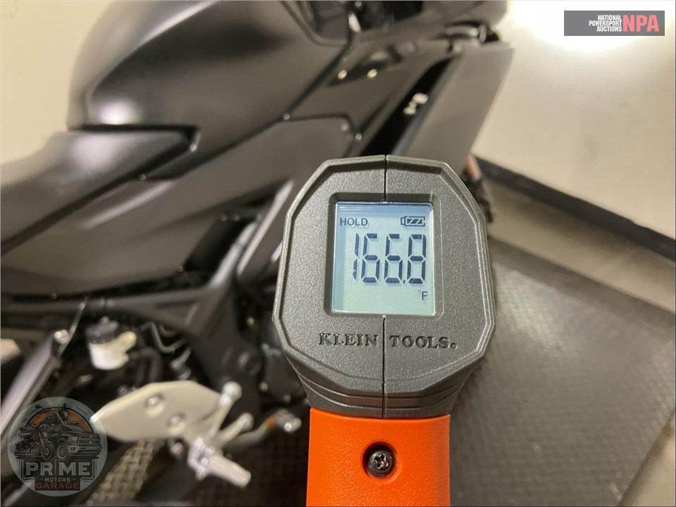 2025 Yamaha YZF-R3 — фото 6