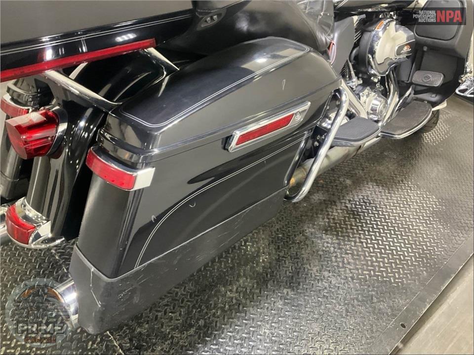 2014 Harley-Davidson FLHTCU ULTRA CLASSIC ELECTRA GLIDE — фото 37