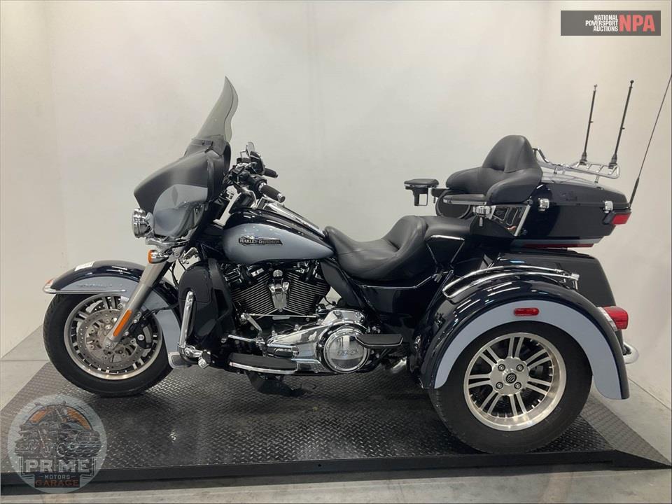 2019 Harley-Davidson FLHTCUTG TRI GLIDE ULTRA — фото 3