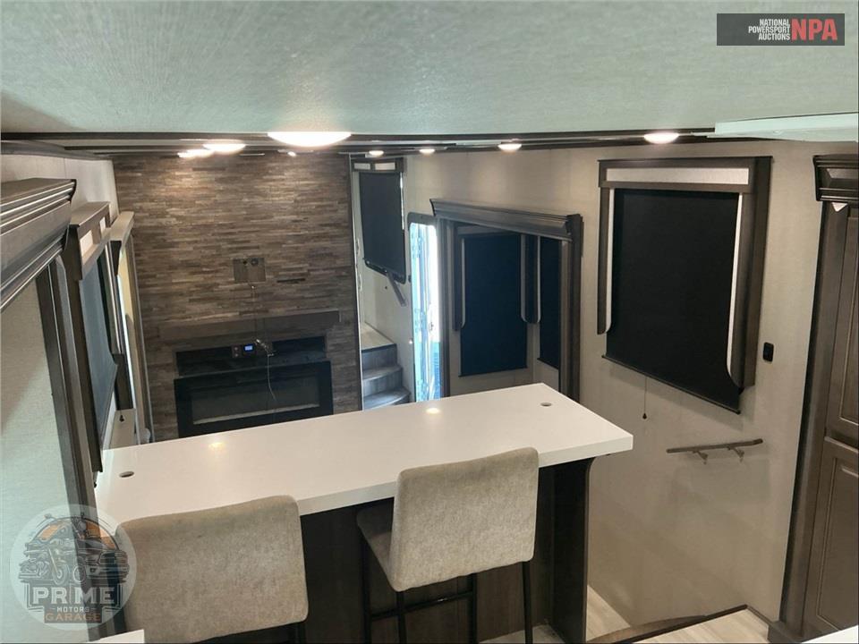 2021 Grand Design Recreational Vehicles M-390RK - SOLITUDE FIFTH WHEEL SERIES — фото 8