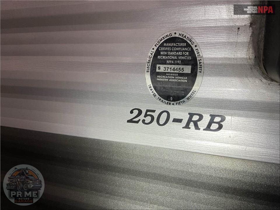 2015 Crossroads Rv M-250 RB - ZINGER SERIES — фото 5