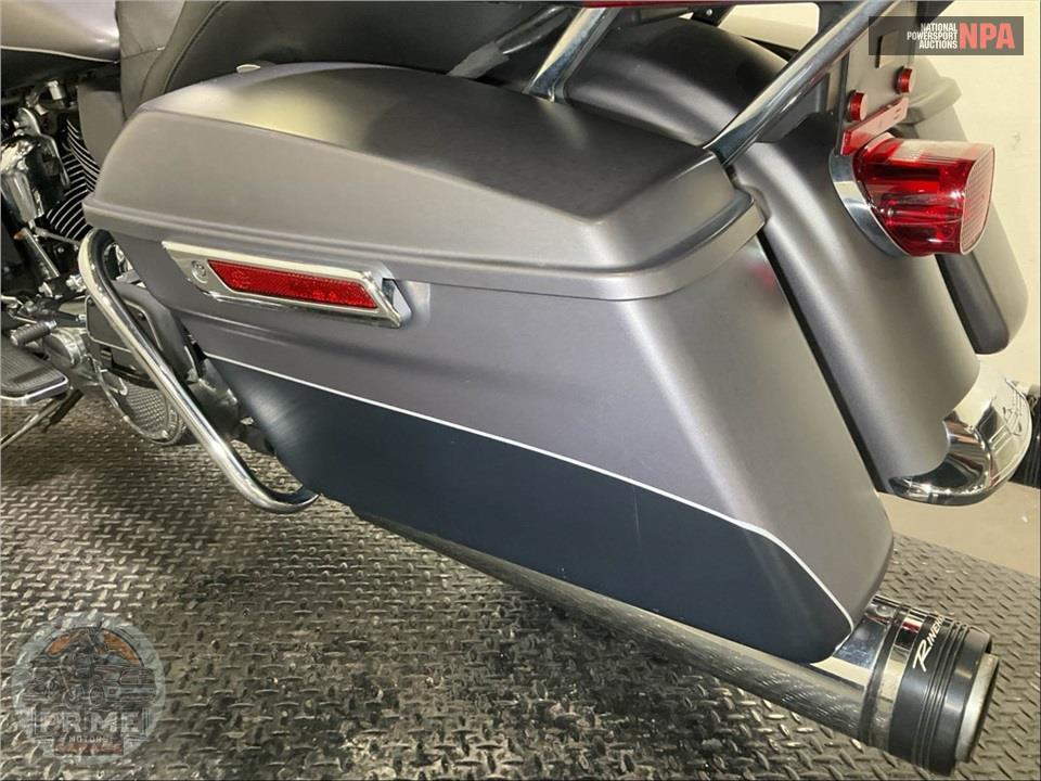 2017 Harley-Davidson FLHTK ULTRA LIMITED — фото 28