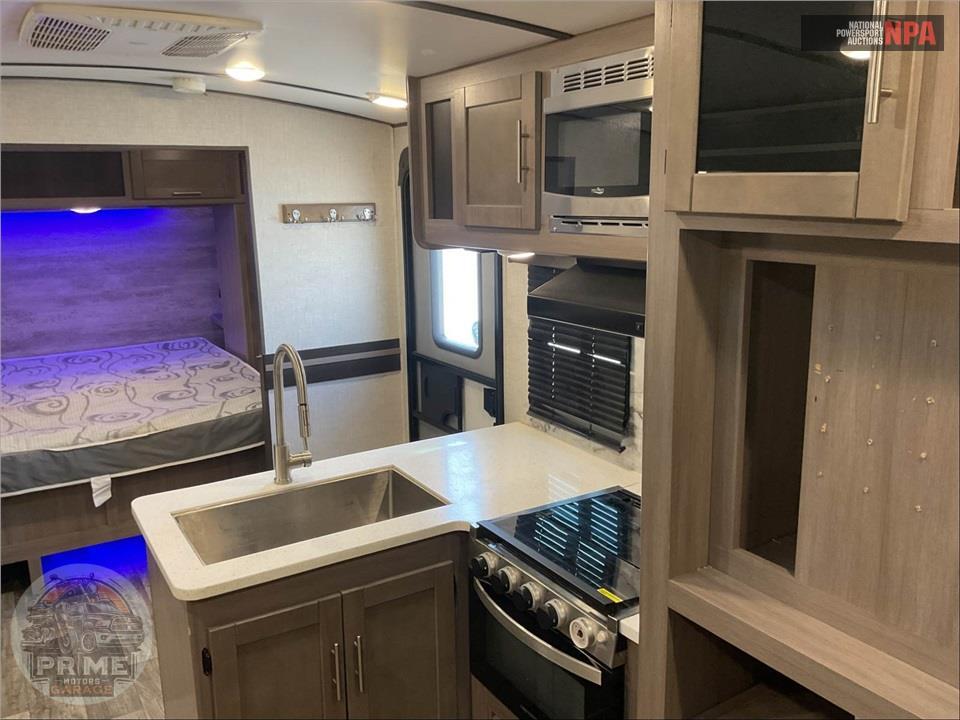 2022 Crossroads Rv M-242 BH SUNSET TRAIL SUPER LITE SERIES — фото 8
