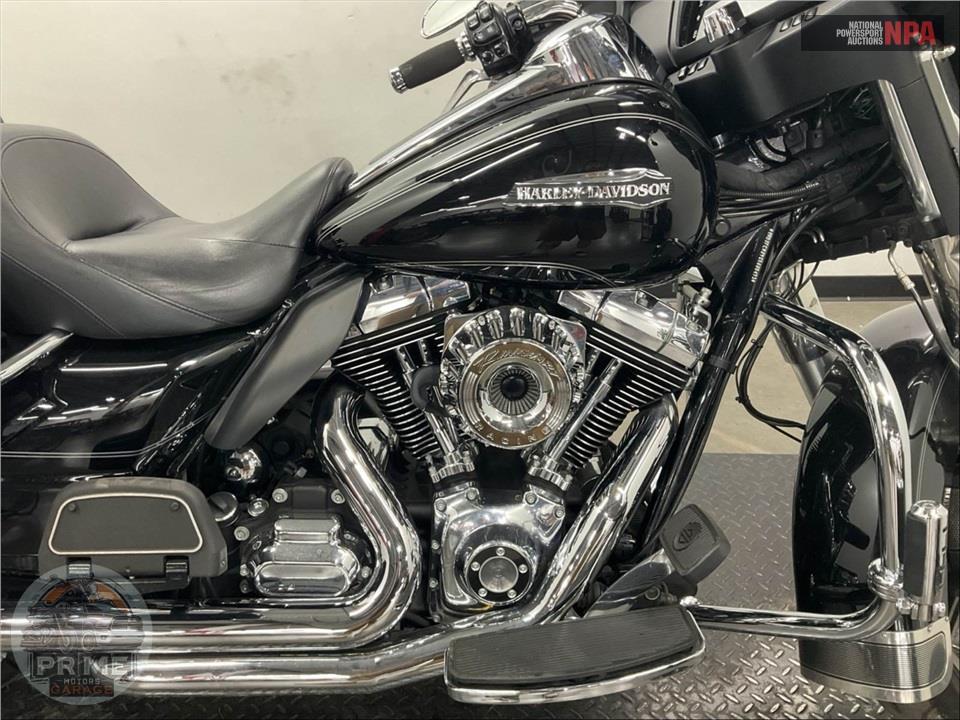 2016 Harley-Davidson FLHTCU ULTRA CLASSIC ELECTRA GLIDE — фото 6