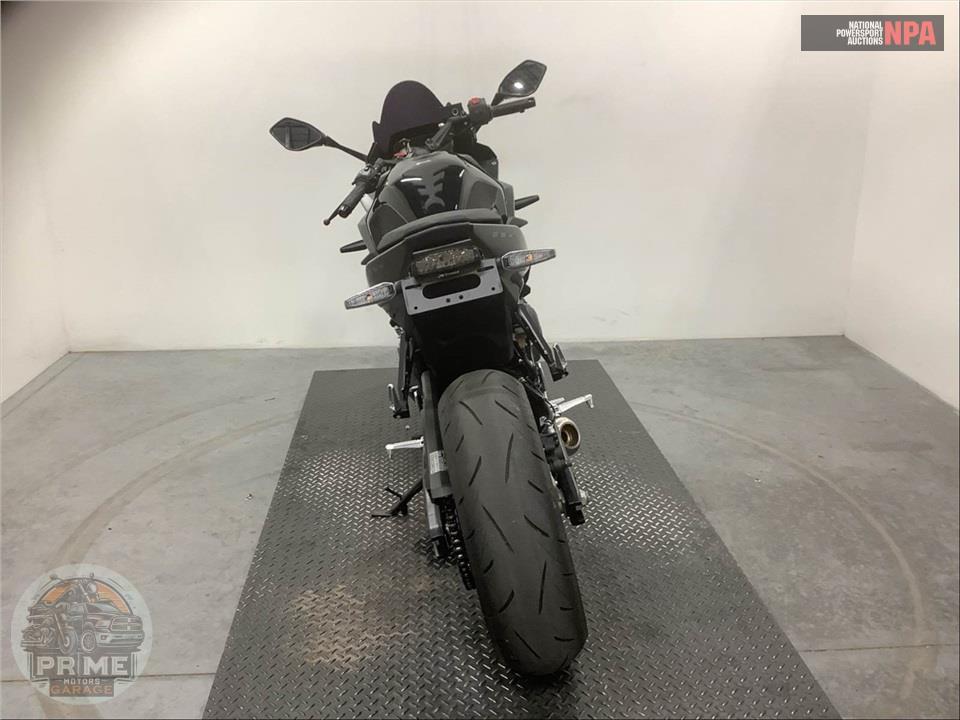 2025 Suzuki GSX800FRQM5 GSX-8R — фото 4
