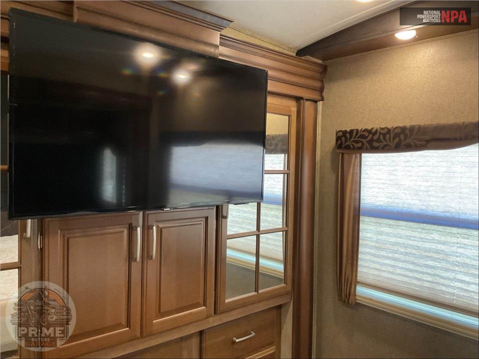 2016 Keystone Rv M-3711 FL - MONTANA FIFTH WHEEL SERIES — фото 12