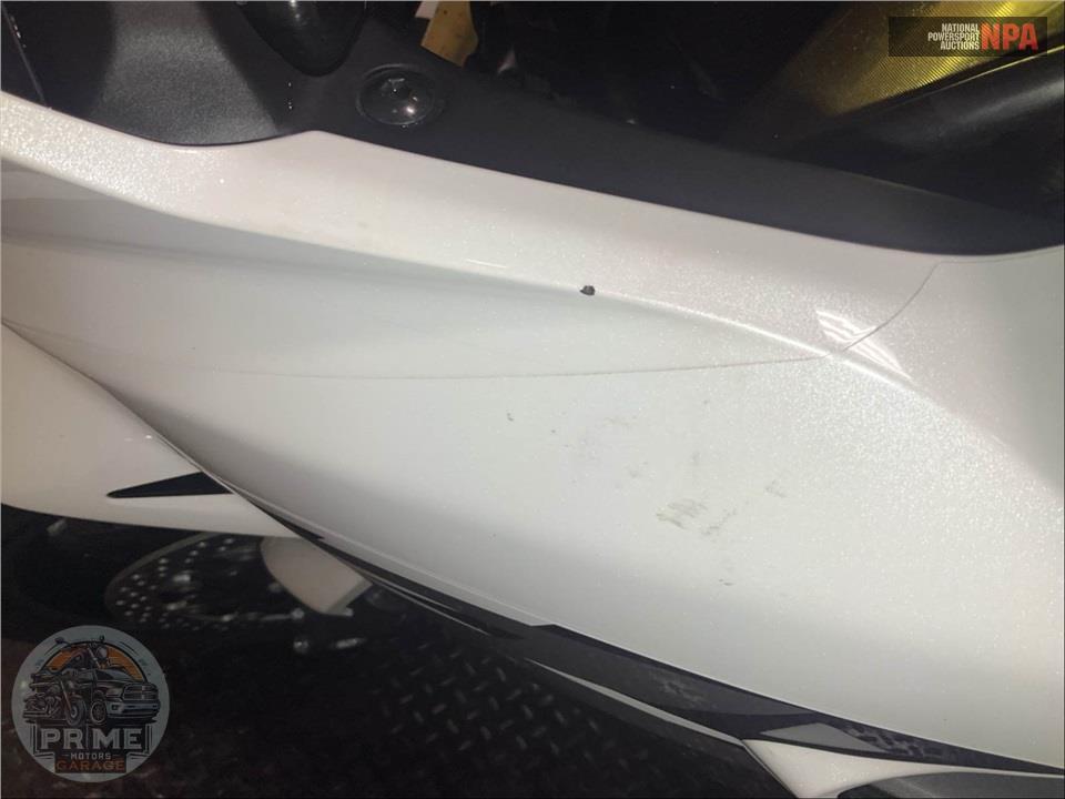2025 Honda CBR1000RR — фото 17