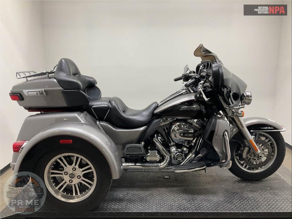 2016 Harley-Davidson FLHTCUTG TRIGLIDE ULTRA CLASSIC — фото 1