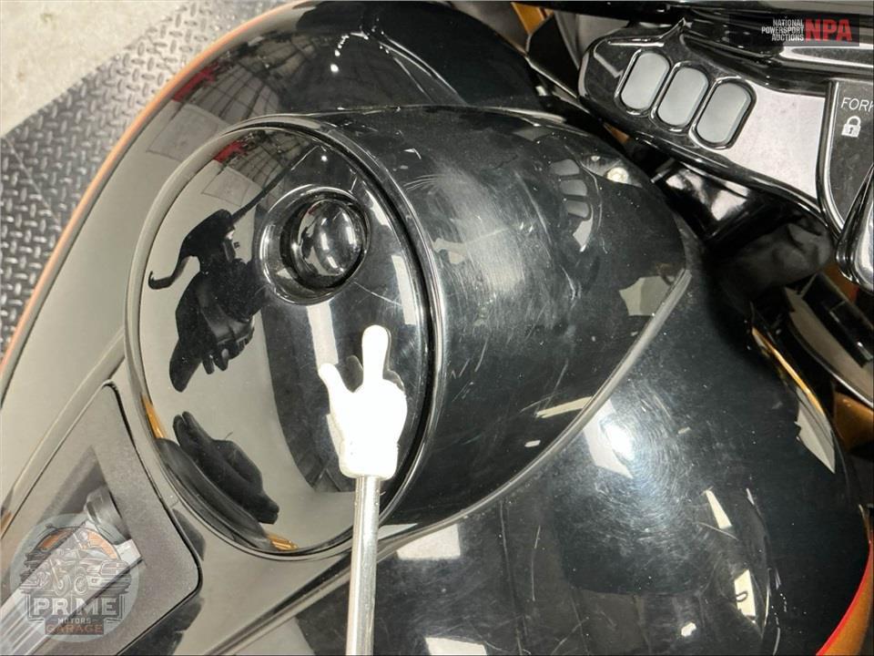 2023 Harley-Davidson FLTRK ROAD GLIDE LIMITED — фото 35