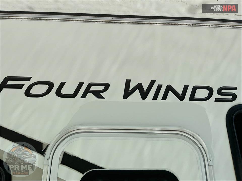 2020 Thor Motor Coach M-23U E350-V10 - FOUR WINDS SERIES — фото 6