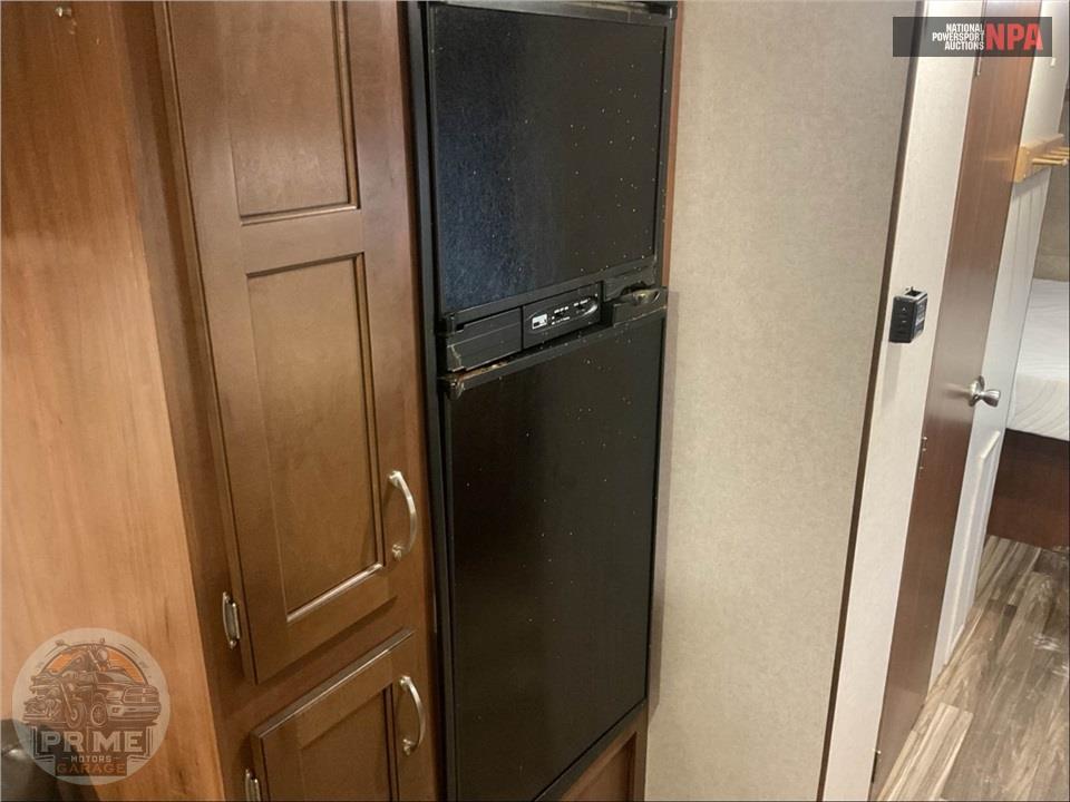 2017 Jayco M-212 QBW - JAY FLIGHT SLX SERIES — фото 17