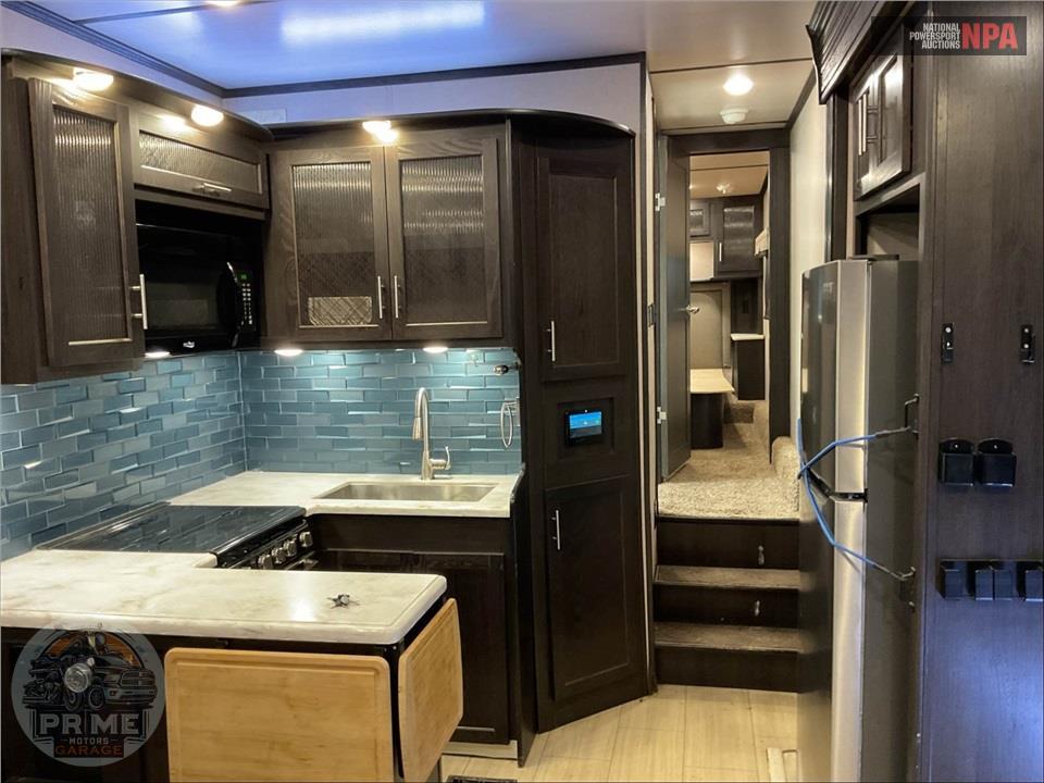 2019 Xlr By Forest River M-382AMP - THUNDERBOLT TOY HAULER TOY HAULER SERIES — фото 6