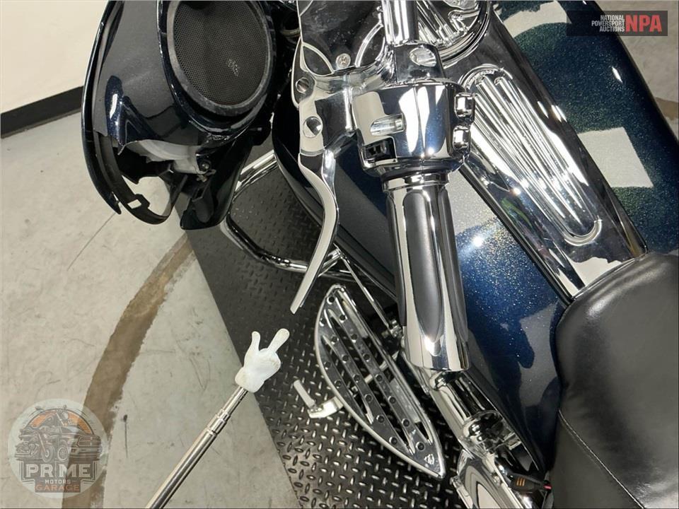 2016 Harley-Davidson FLHXS STREET GLIDE SPECIAL — фото 37