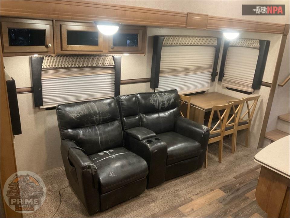 2017 Rockwood By Forest River M-8288WSA - SIGNATURE ULTRA LITE FIFTH WHEEL SERIES — фото 8