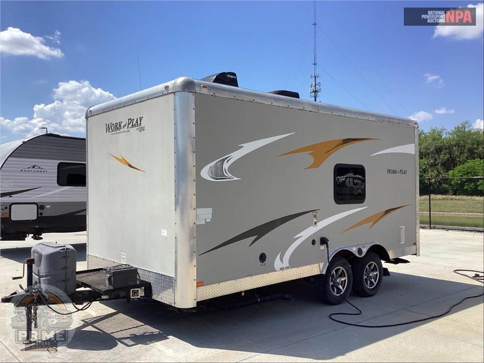 2015 Work And Play M-16UL - ULTRA LE TOY HAULER SERIES — фото 2
