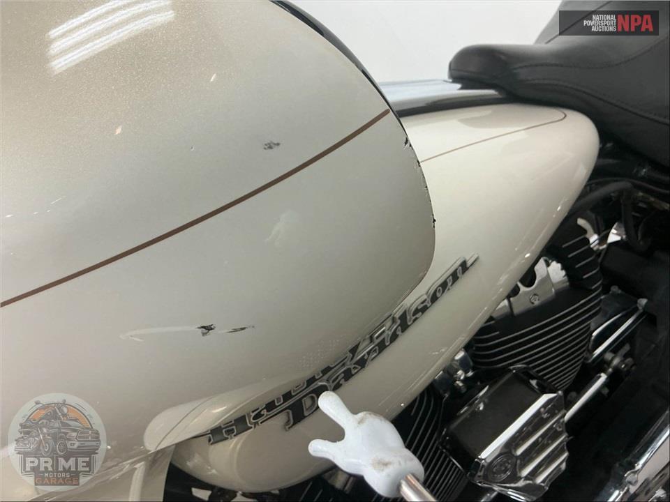 2015 Harley-Davidson FLHXS STREET GLIDE SPECIAL — фото 16