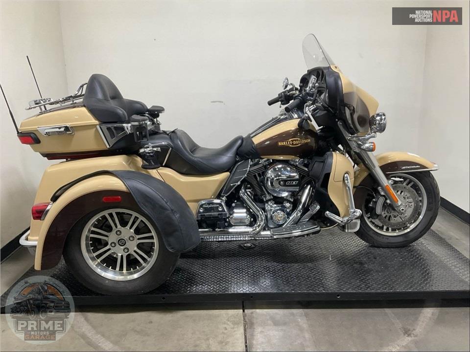2014 Harley-Davidson FLHTCUTG TRIGLIDE ULTRA CLASSIC — фото 1