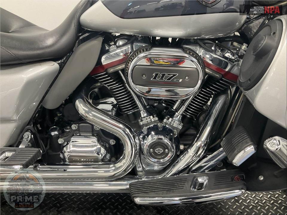 2019 Harley-Davidson FLHXSE CVO STREET GLIDE — фото 6