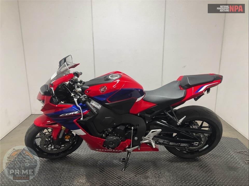 2023 Honda CBR1000RR — фото 3