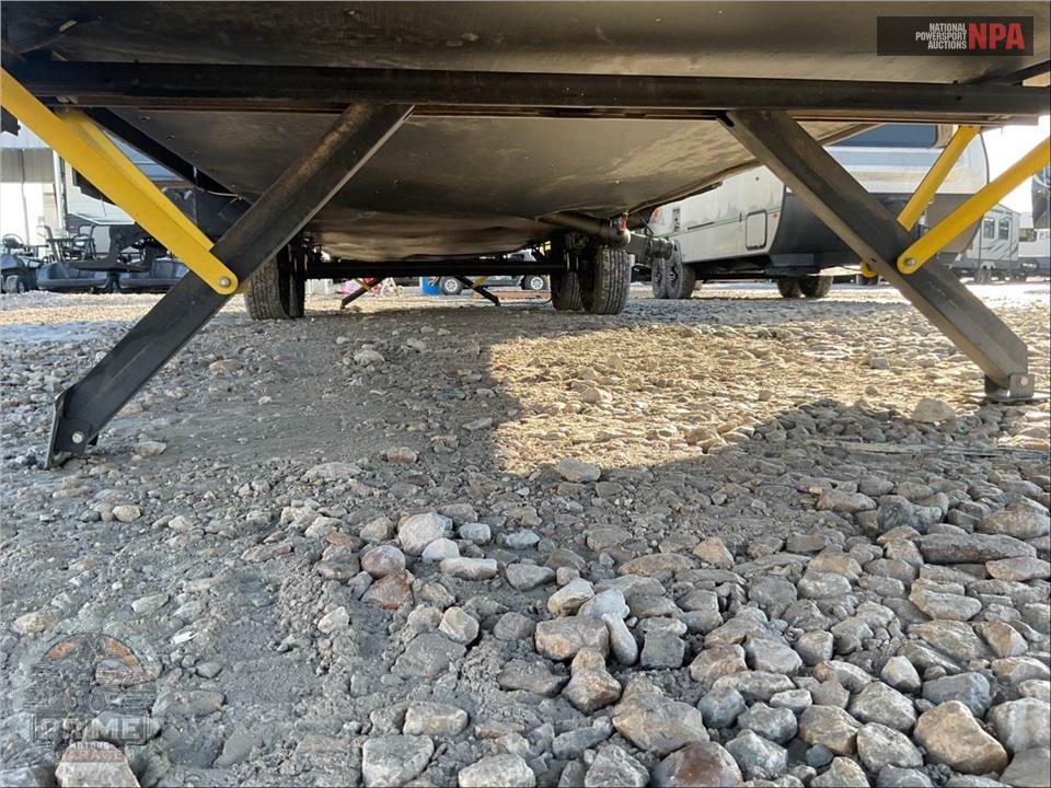 2016 Crossroads Rv M-29 RL - SUNSET GRAND RESERVE SERIES — фото 40