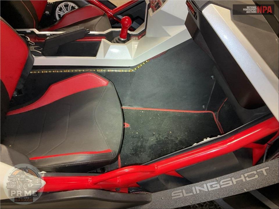 2016 Polaris SLINGSHOT SL LE — фото 31
