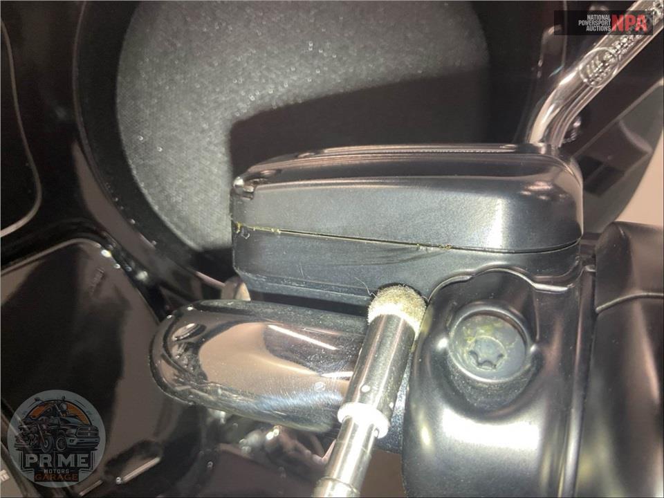 2015 Harley-Davidson FLHTK ELECTRA GLIDE ULTRA LIMITED — фото 32