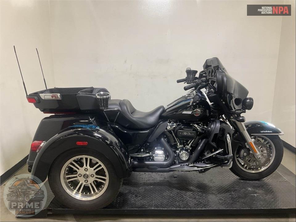 2022 Harley-Davidson FLHTCUTG TRI GLIDE ULTRA CLASSIC — фото 1
