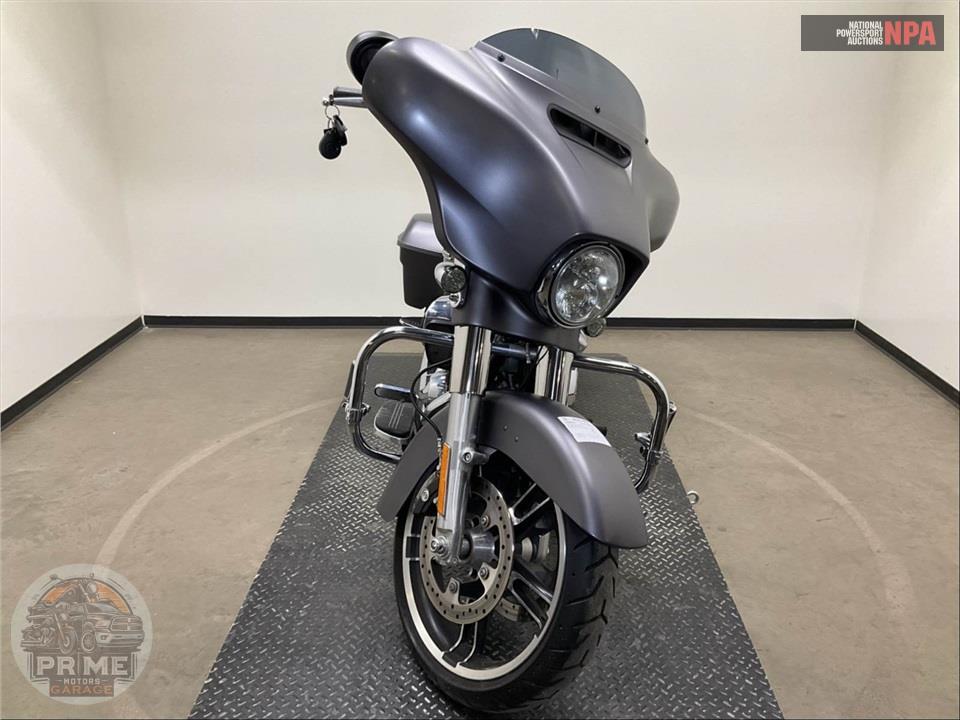2017 Harley-Davidson FLHXS STREET GLIDE SPECIAL — фото 2