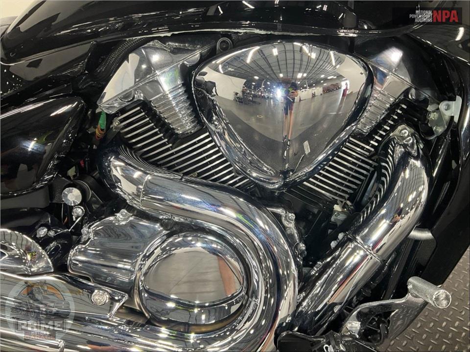 2025 Suzuki VZR1800M5 BOULEVARD M109R — фото 6