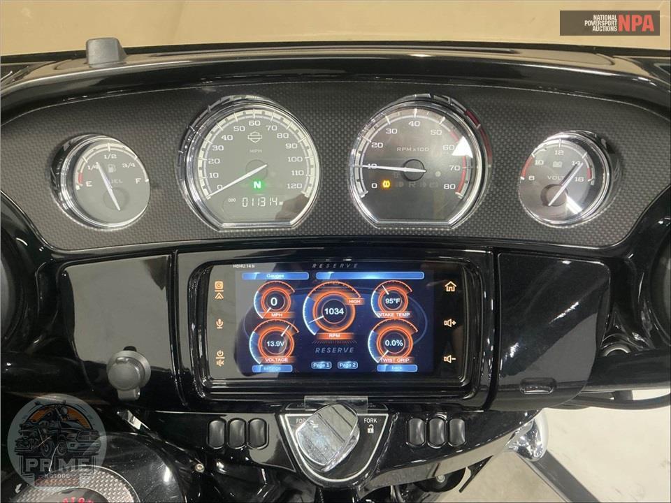 2016 Harley-Davidson FLHXSE CVO STREET GLIDE SPECIAL — фото 5