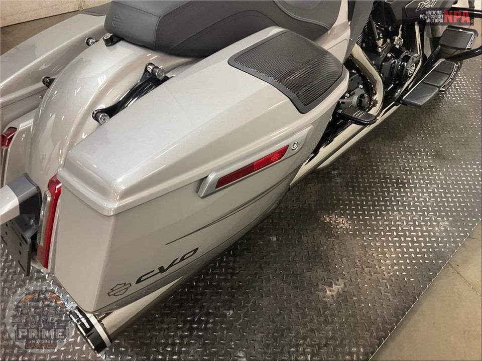 2023 Harley-Davidson FLHXSE CVO STREET GLIDE — фото 17