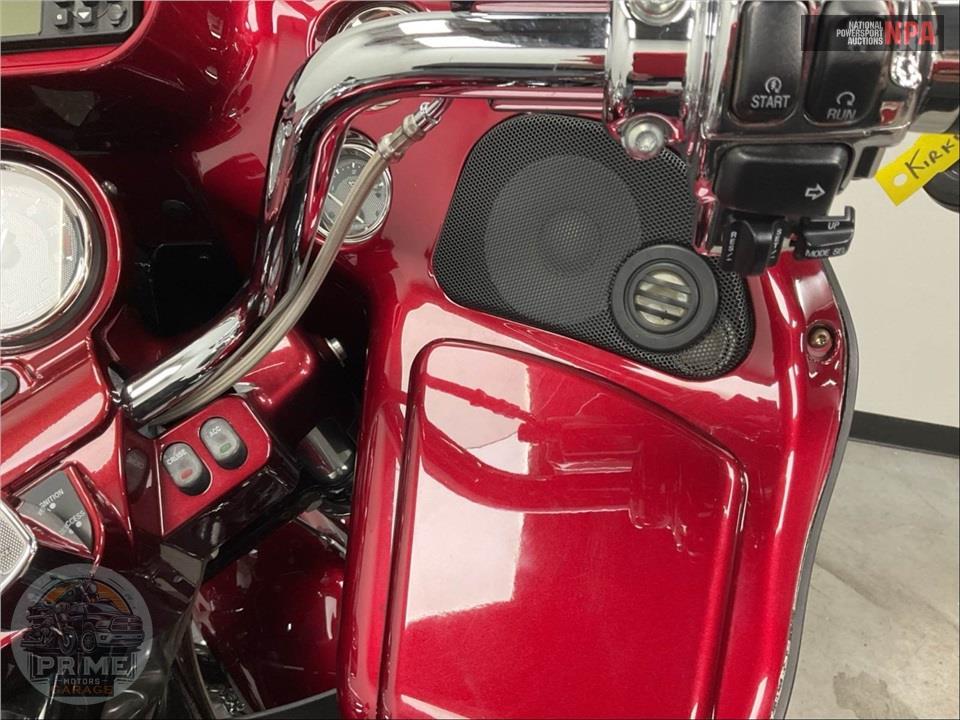 2011 Harley-Davidson FLTRUSE — фото 37