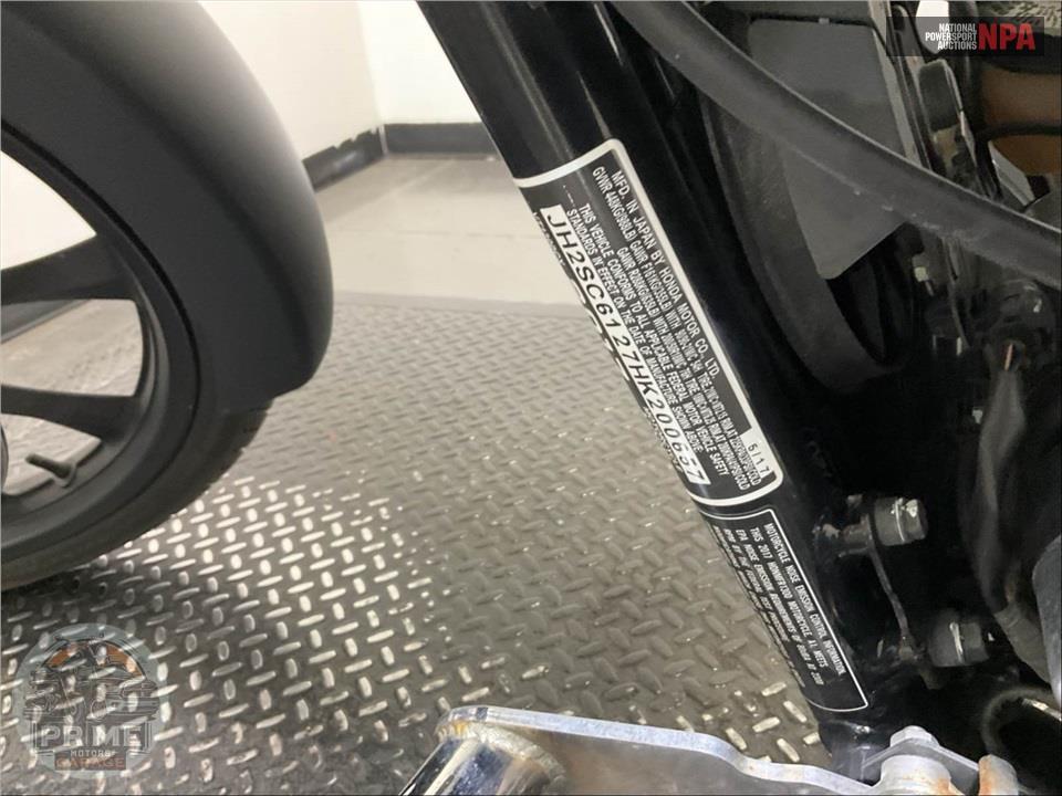 2017 Honda VT1300CXH FURY — фото 16