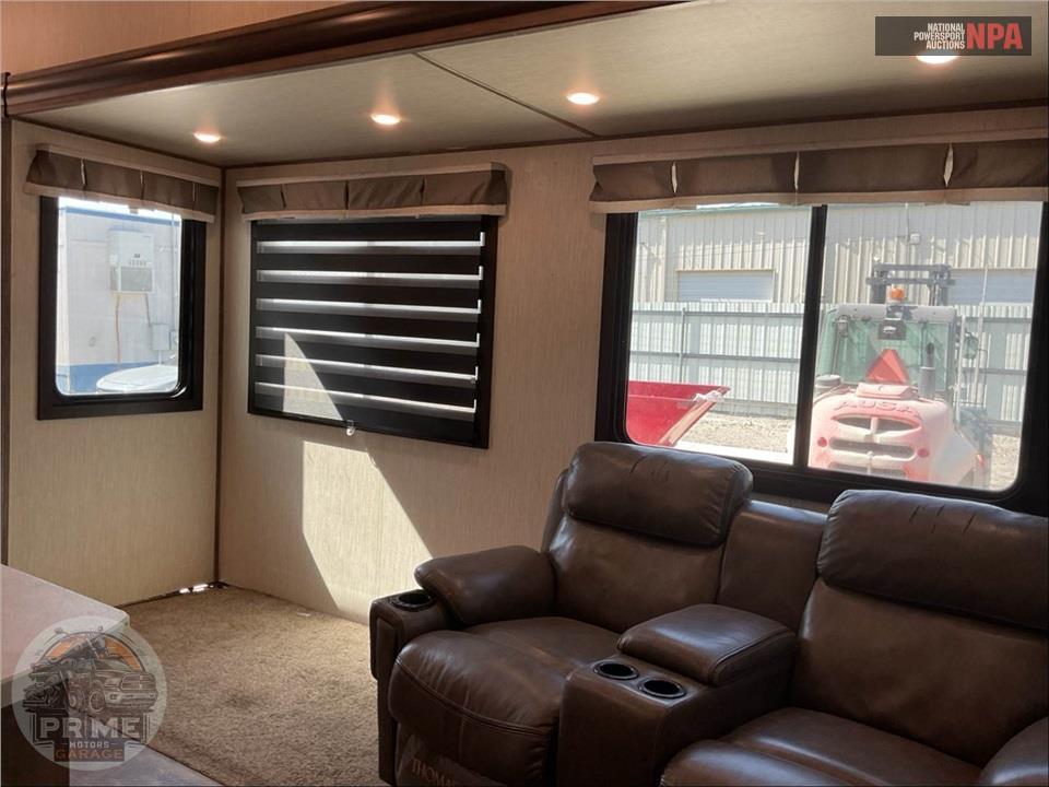 2020 Sabre By Forest River M-36BHQ - FIFTH WHEEL SERIES — фото 8