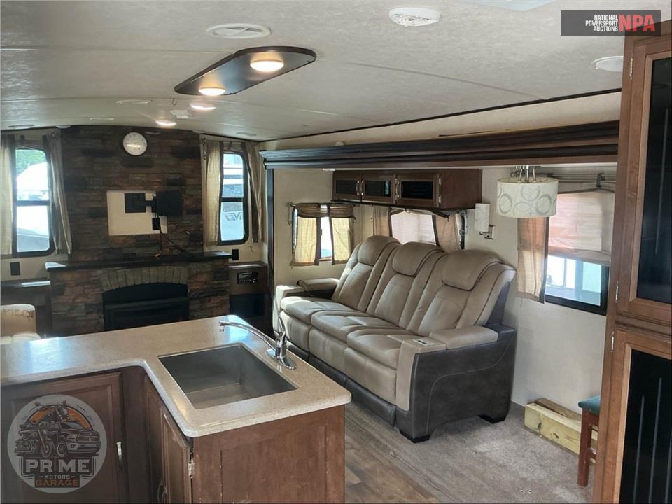 2018 Salem By Forest River M-326RL - HEMISPHERE GLX SERIES — фото 6